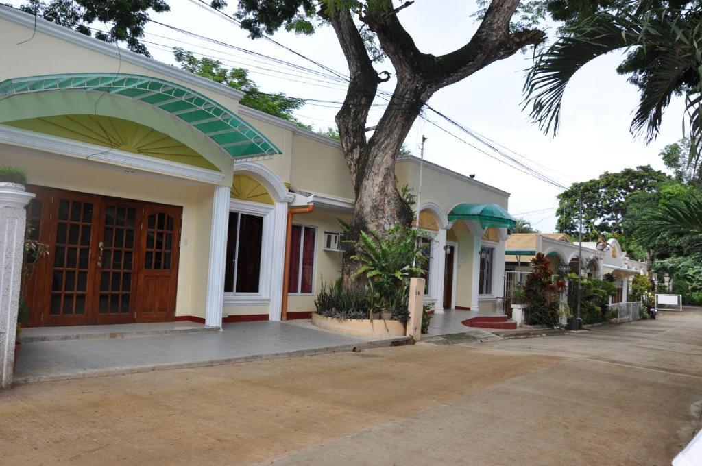 D'Lucky Garden Inn & Suites Tiniguiban Exteriör bild