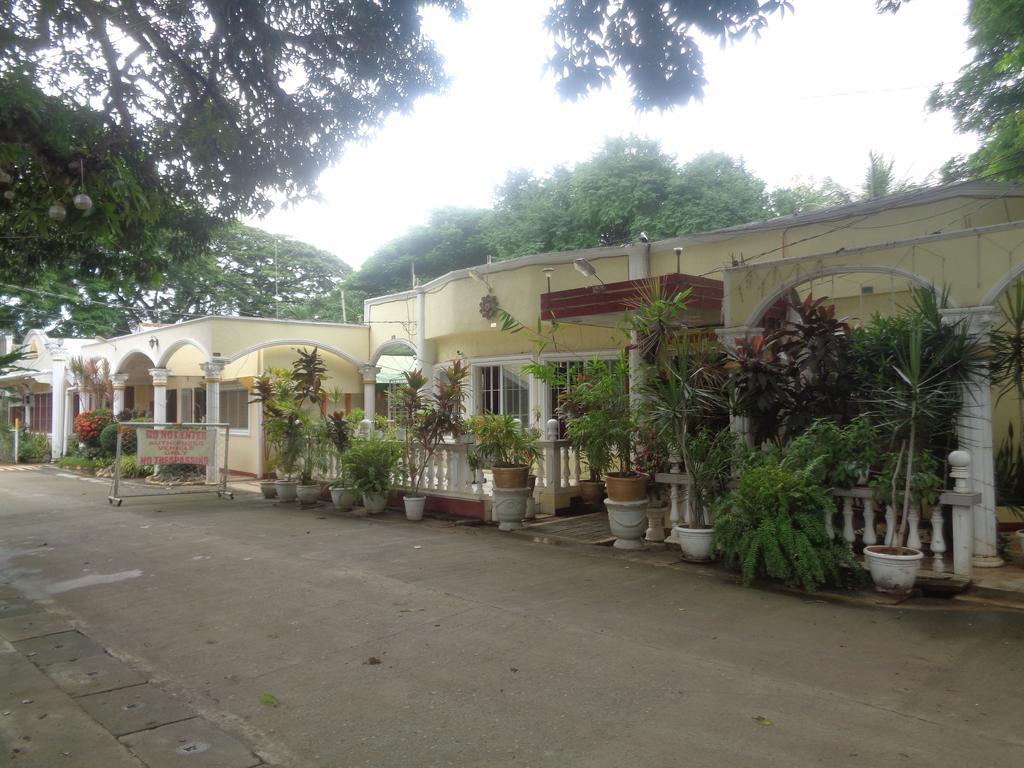 D'Lucky Garden Inn & Suites Tiniguiban Exteriör bild