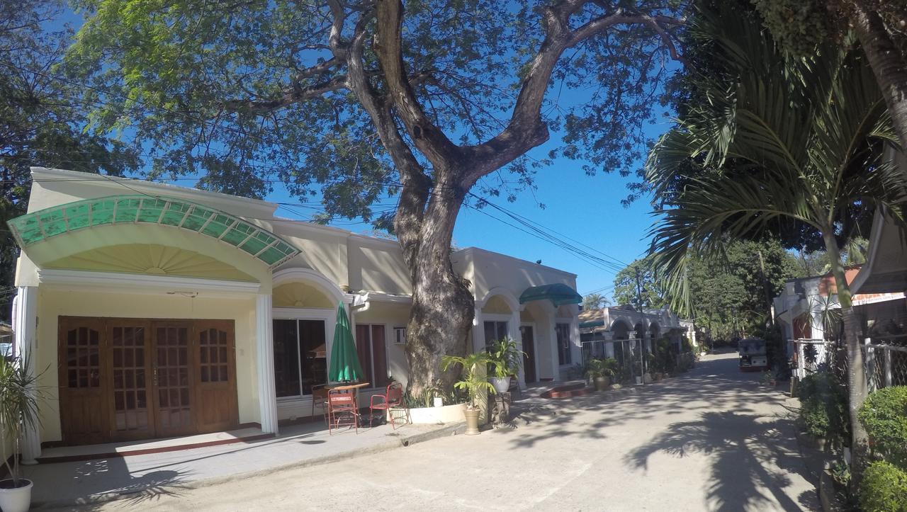 D'Lucky Garden Inn & Suites Tiniguiban Exteriör bild
