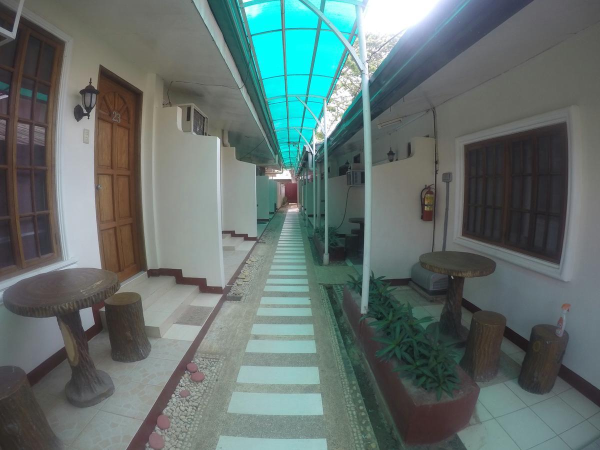 D'Lucky Garden Inn & Suites Tiniguiban Exteriör bild
