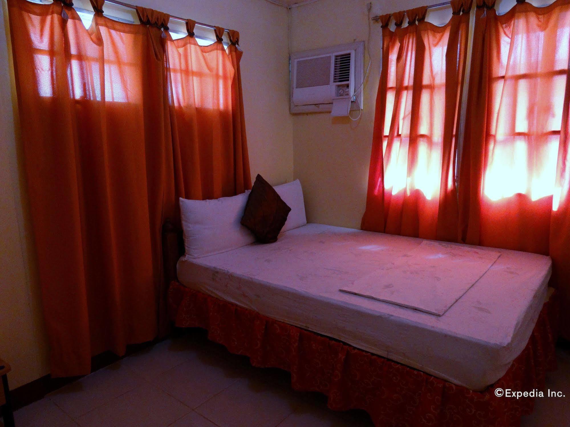 D'Lucky Garden Inn & Suites Tiniguiban Exteriör bild