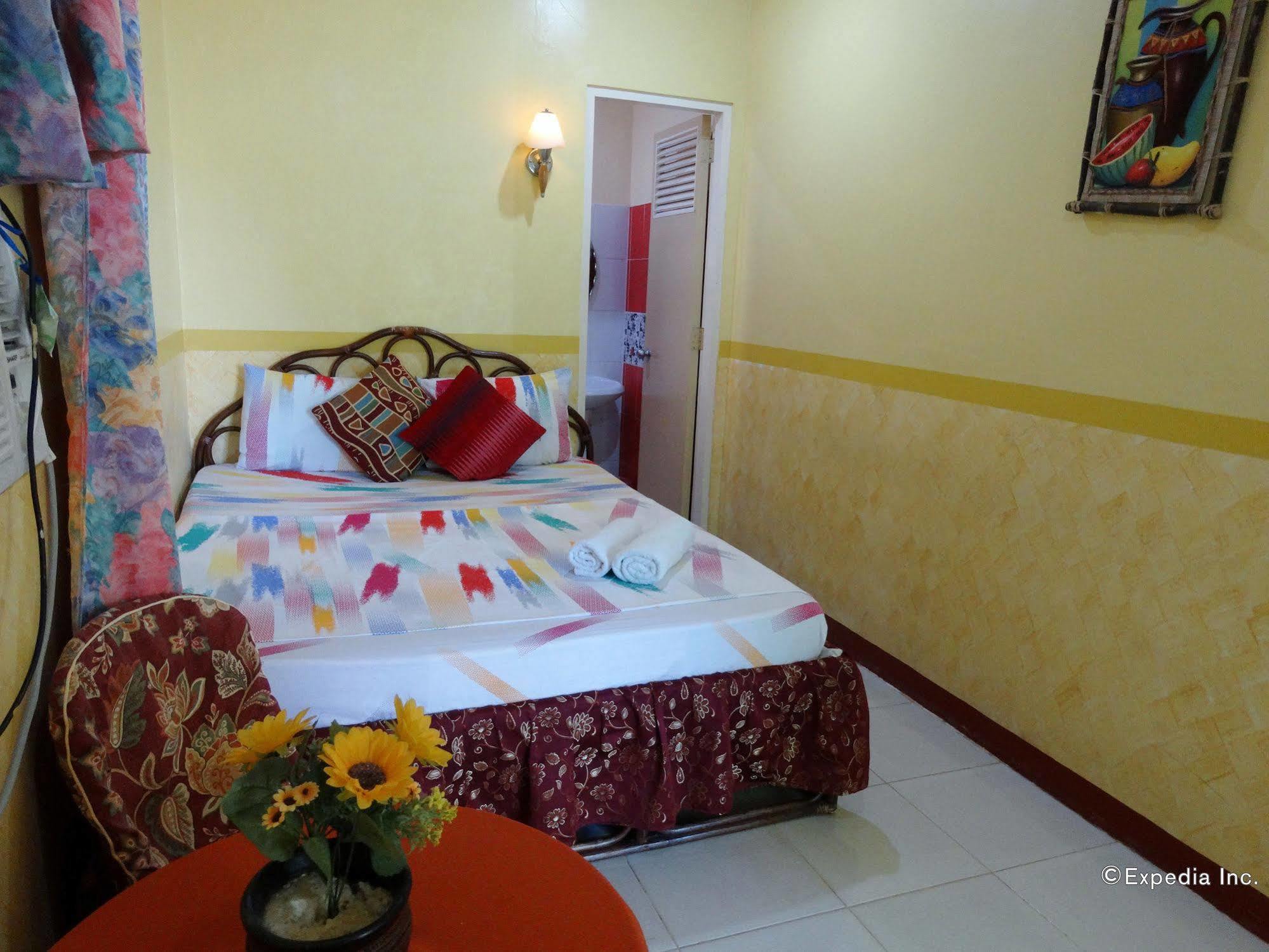 D'Lucky Garden Inn & Suites Tiniguiban Exteriör bild