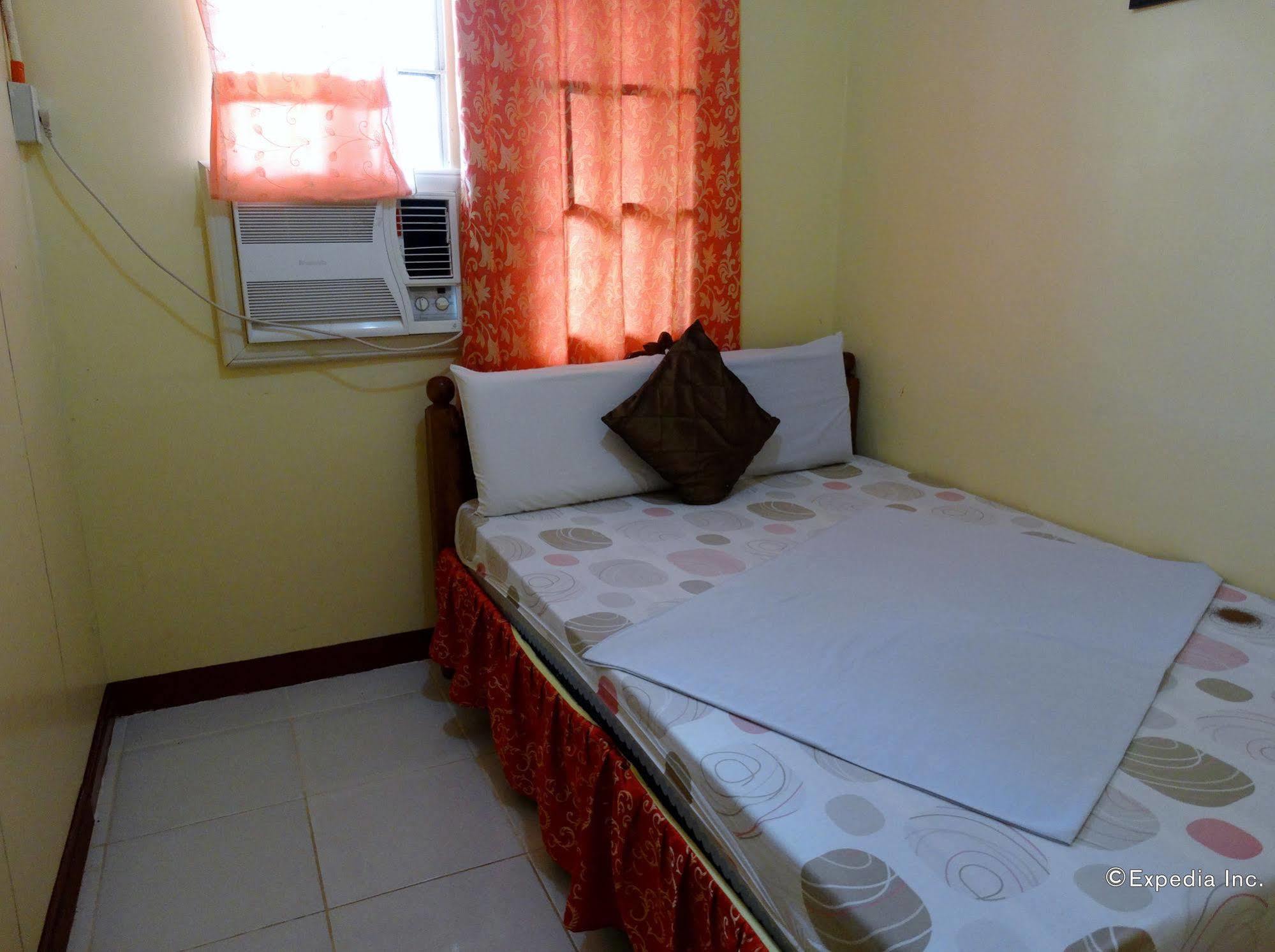 D'Lucky Garden Inn & Suites Tiniguiban Exteriör bild